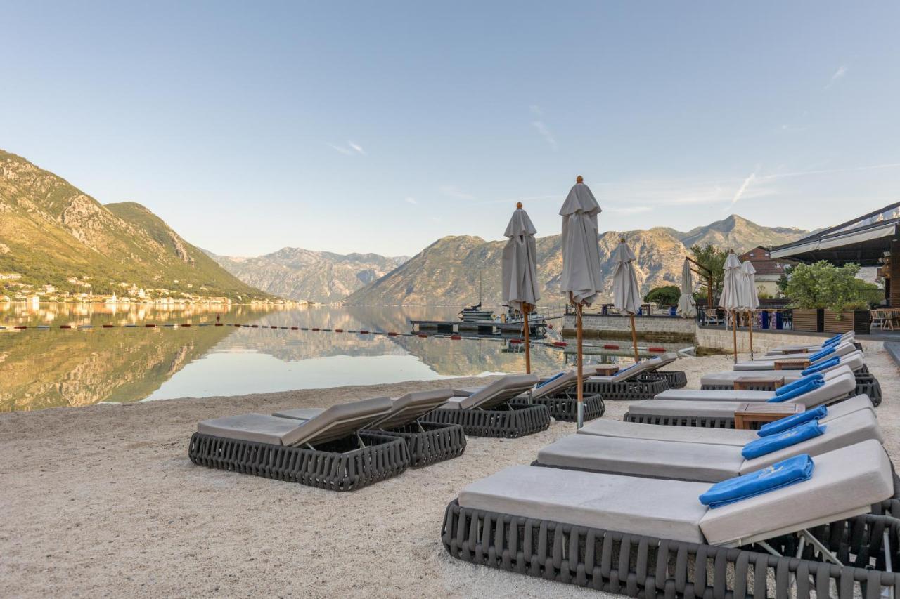Huma Kotor Bay Hotel And Villas Экстерьер фото Beach at the hotel