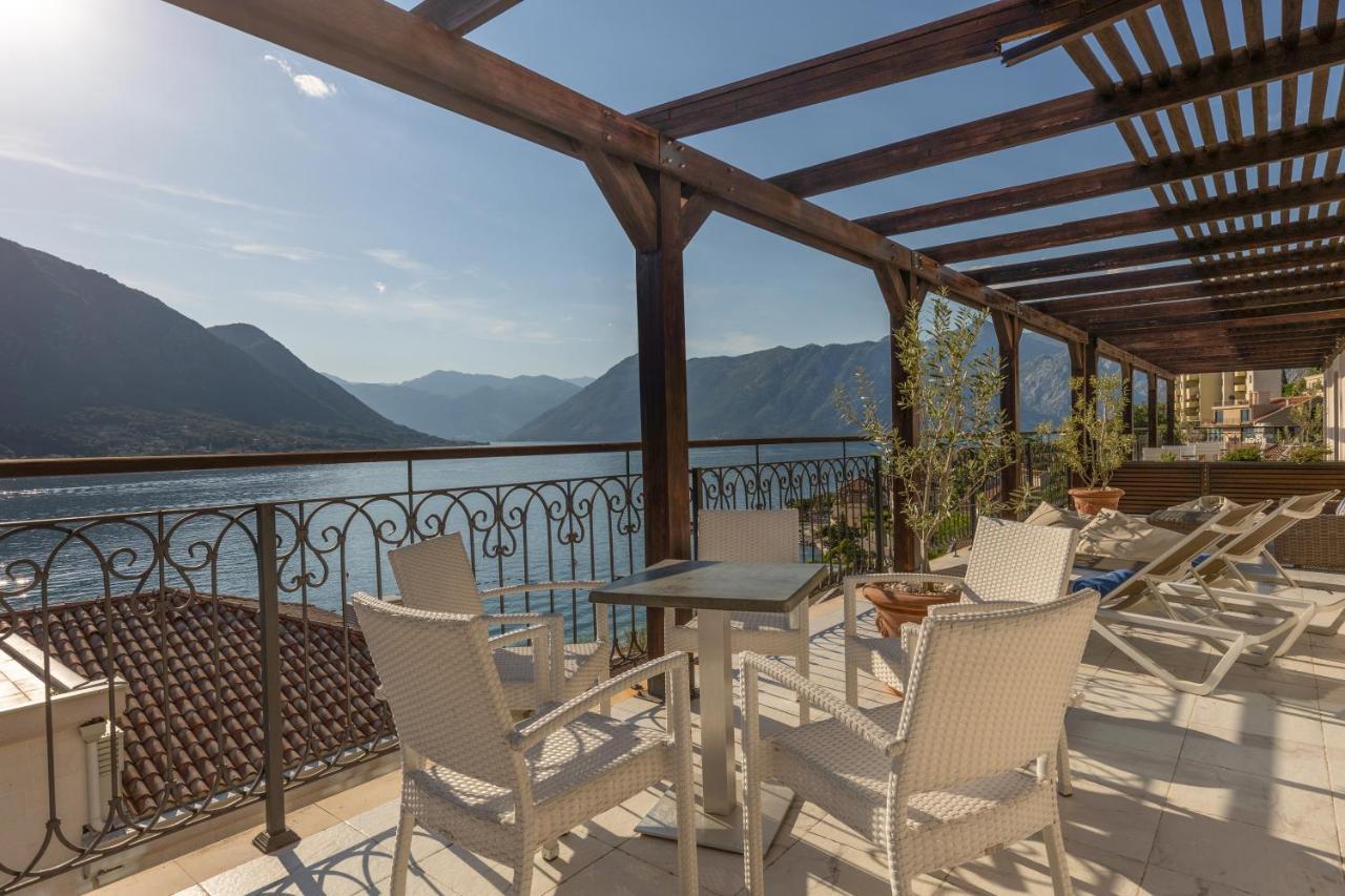 Huma Kotor Bay Hotel And Villas Экстерьер фото The hotel's terrace