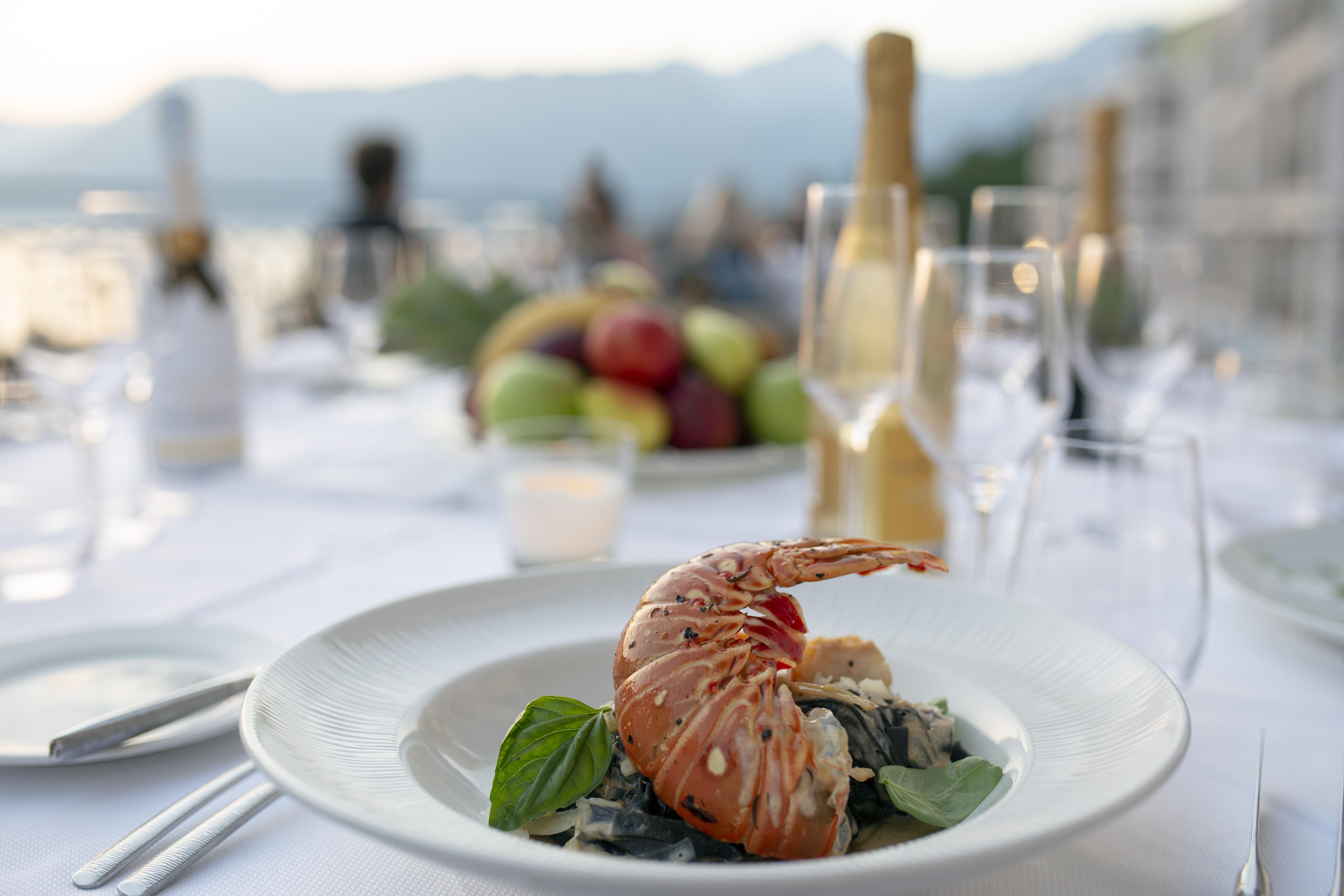 Huma Kotor Bay Hotel And Villas Экстерьер фото A lobster salad