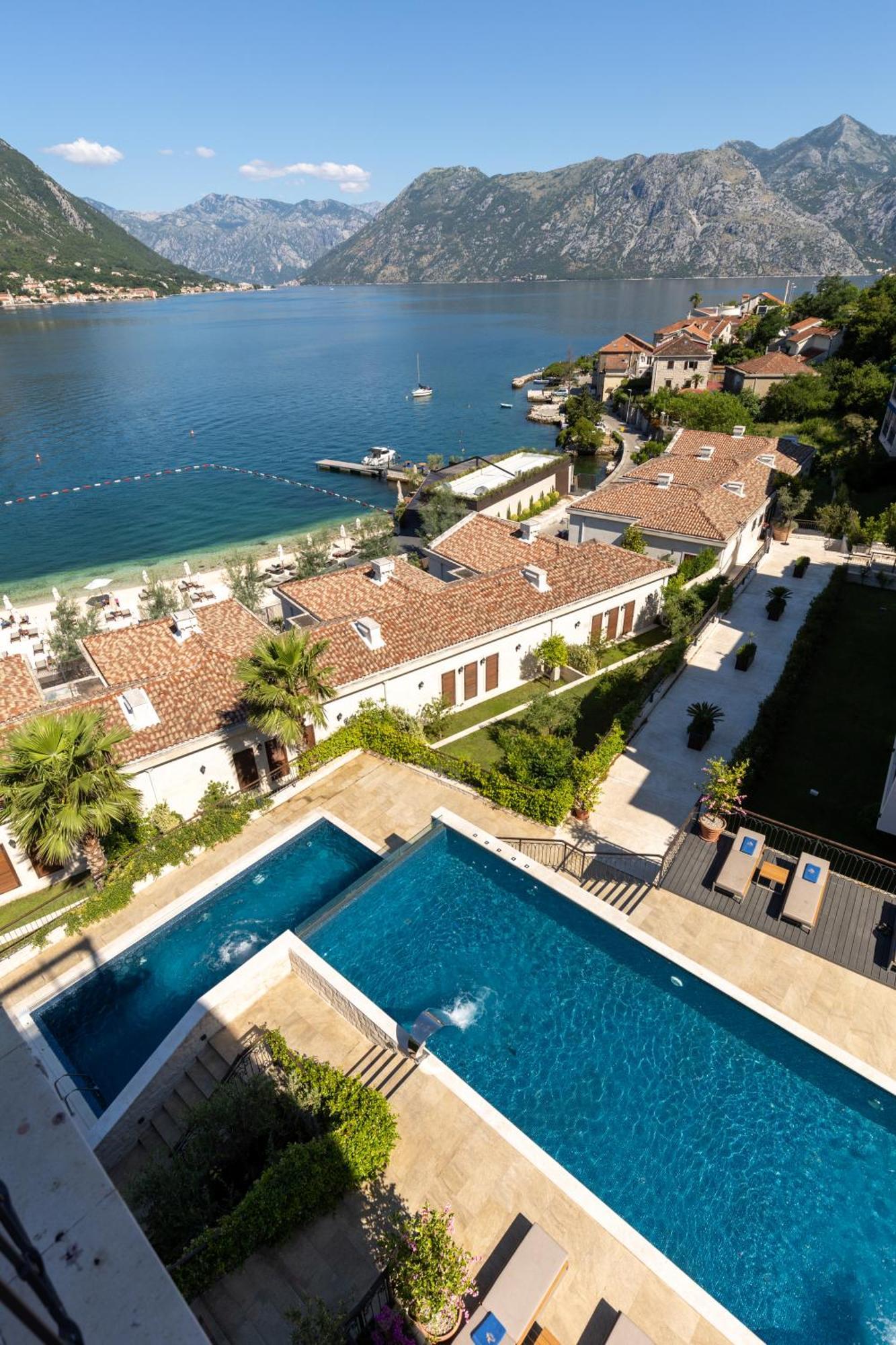 Huma Kotor Bay Hotel And Villas Номер фото Aerial view of the hotel